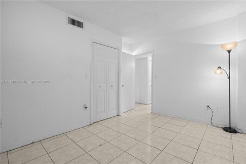 Купить кондоминиум в Авентура, Флорида 2 спальни, 95.41м2, № 1895363 - фото 22