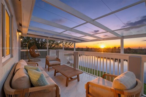 Casa en venta en Weston, Florida, 5 dormitorios, 248.23 m2 № 2072514 - foto 25