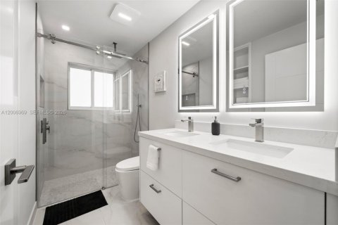 Casa en venta en Weston, Florida, 5 dormitorios, 248.23 m2 № 2072514 - foto 29