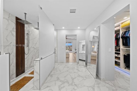 Casa en venta en Weston, Florida, 5 dormitorios, 248.23 m2 № 2072514 - foto 24