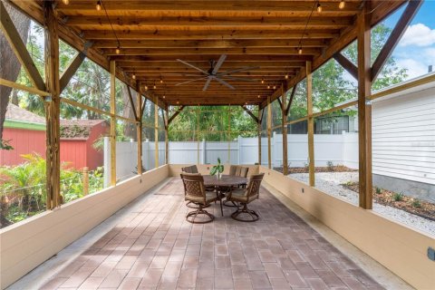 House in Tampa, Florida 3 bedrooms, 209.59 sq.m. № 1783134 - photo 30