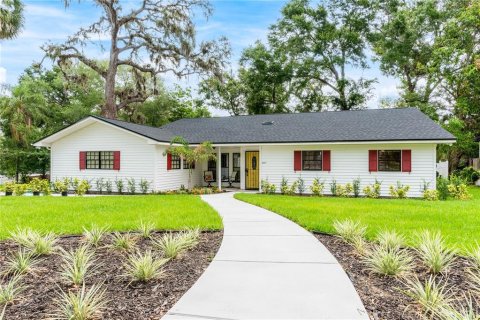 House in Tampa, Florida 3 bedrooms, 209.59 sq.m. № 1783134 - photo 1