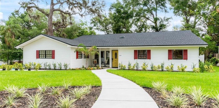 House in Tampa, Florida 3 bedrooms, 209.59 sq.m. № 1783134
