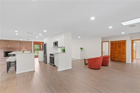 House in Tampa, Florida 3 bedrooms, 209.59 sq.m. № 1783134 - photo 6