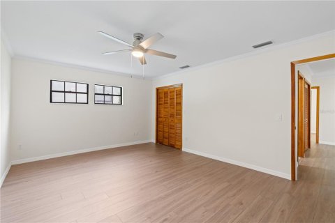 House in Tampa, Florida 3 bedrooms, 209.59 sq.m. № 1783134 - photo 21