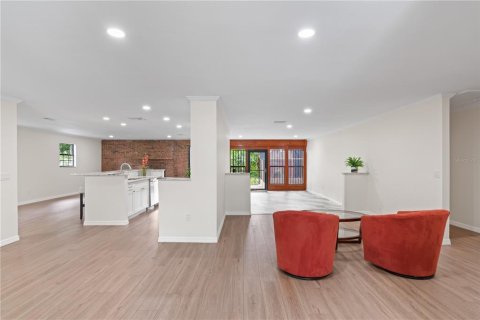 House in Tampa, Florida 3 bedrooms, 209.59 sq.m. № 1783134 - photo 4