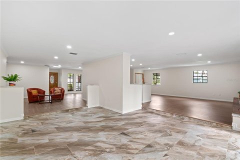 House in Tampa, Florida 3 bedrooms, 209.59 sq.m. № 1783134 - photo 13