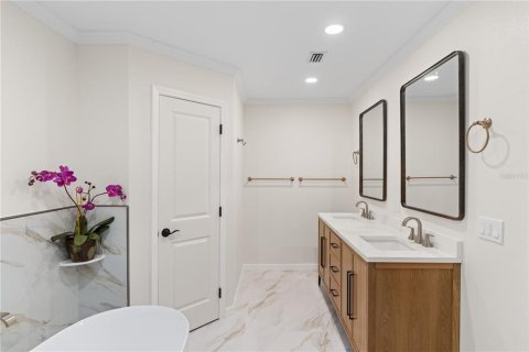 House in Tampa, Florida 3 bedrooms, 209.59 sq.m. № 1783134 - photo 27