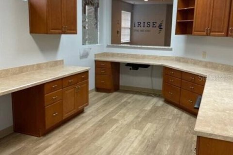 Immobilier commercial à louer à Orlando, Floride: 488.29 m2 № 1690344 - photo 5