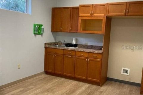 Immobilier commercial à louer à Orlando, Floride: 488.29 m2 № 1690344 - photo 19