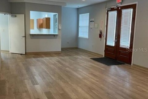 Immobilier commercial à louer à Orlando, Floride: 488.29 m2 № 1690344 - photo 4