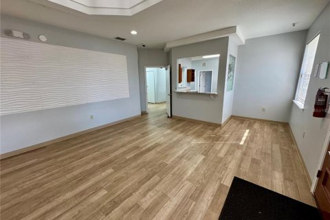 Immobilier commercial à louer à Orlando, Floride: 488.29 m2 № 1690344 - photo 3