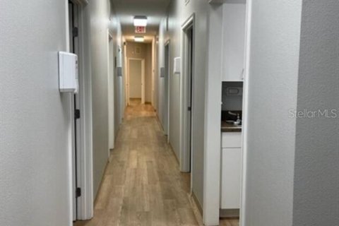 Immobilier commercial à louer à Orlando, Floride: 488.29 m2 № 1690344 - photo 6