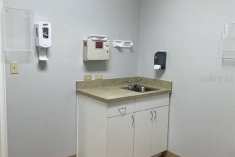 Immobilier commercial à louer à Orlando, Floride: 488.29 m2 № 1690344 - photo 10