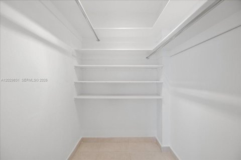 Купить кондоминиум в Ки-Бискейн, Флорида 2 спальни, 117.06м2, № 2077591 - фото 20