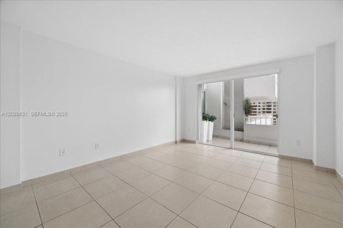 Купить кондоминиум в Ки-Бискейн, Флорида 2 спальни, 117.06м2, № 2077591 - фото 16