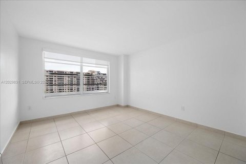 Купить кондоминиум в Ки-Бискейн, Флорида 2 спальни, 117.06м2, № 2077591 - фото 14