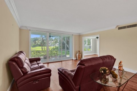 Condo in Pompano Beach, Florida, 3 bedrooms № 2270512 - photo 13