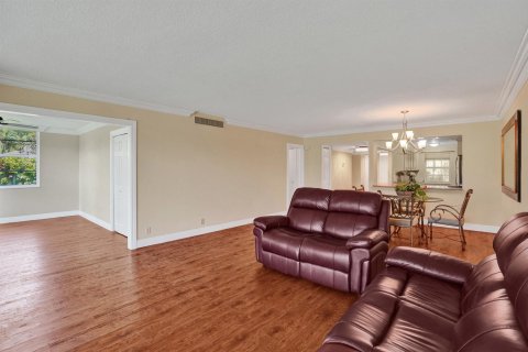 Condo in Pompano Beach, Florida, 3 bedrooms № 2270512 - photo 17