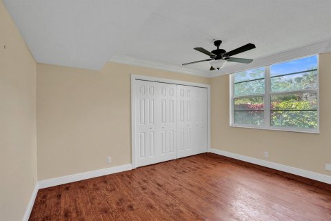 Condo in Pompano Beach, Florida, 3 bedrooms № 2270512 - photo 27