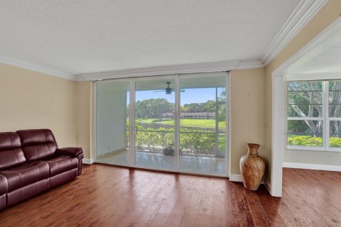 Condo in Pompano Beach, Florida, 3 bedrooms № 2270512 - photo 14
