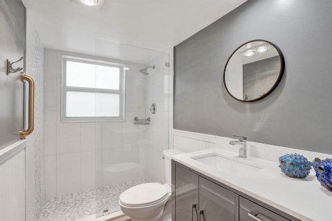 Condo in Pompano Beach, Florida, 3 bedrooms № 2270512 - photo 29