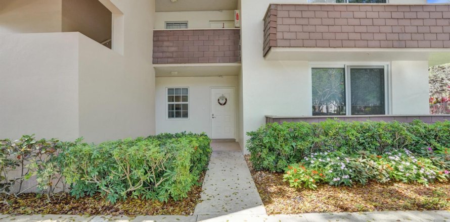 Condo in Pompano Beach, Florida, 3 bedrooms № 2270512