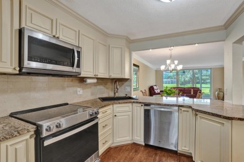 Condo in Pompano Beach, Florida, 3 bedrooms № 2270512 - photo 10