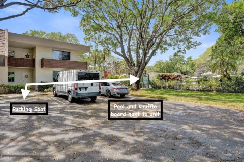 Condo in Pompano Beach, Florida, 3 bedrooms № 2270512 - photo 3