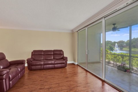 Condo in Pompano Beach, Florida, 3 bedrooms № 2270512 - photo 15