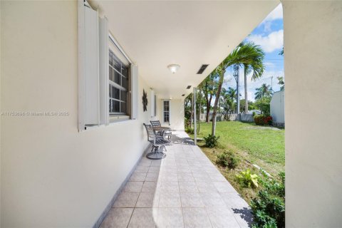 Copropriété à vendre à Miami, Floride: 2 chambres, 115.2 m2 № 1957765 - photo 10