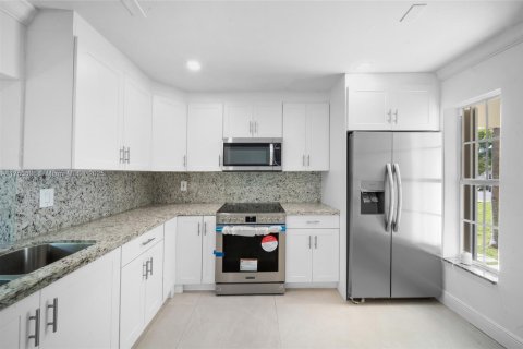 Copropriété à vendre à Miami, Floride: 2 chambres, 115.2 m2 № 1957765 - photo 18