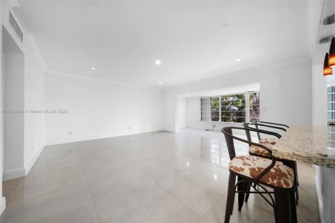 Copropriété à vendre à Miami, Floride: 2 chambres, 115.2 m2 № 1957765 - photo 13