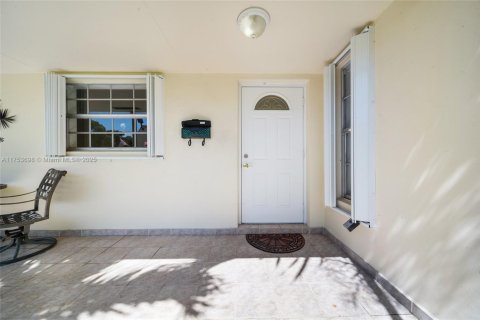 Copropriété à vendre à Miami, Floride: 2 chambres, 115.2 m2 № 1957765 - photo 11