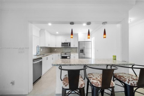 Copropriété à vendre à Miami, Floride: 2 chambres, 115.2 m2 № 1957765 - photo 17