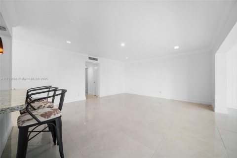 Copropriété à vendre à Miami, Floride: 2 chambres, 115.2 m2 № 1957765 - photo 16