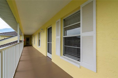 Купить кондоминиум в Пунта-Горда, Флорида 7 комнат, 103.12м2, № 2102662 - фото 5