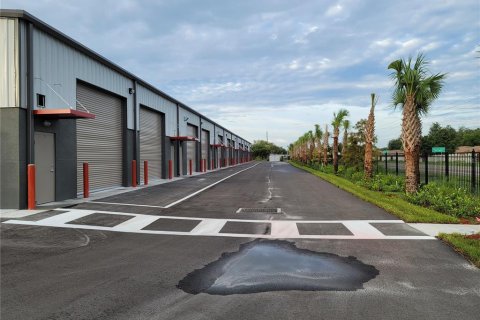 Propiedad comercial en alquiler en Holiday, Florida, 2660.72 m2 № 1895005 - foto 1