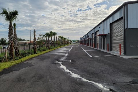 Propiedad comercial en alquiler en Holiday, Florida, 2660.72 m2 № 1895005 - foto 3
