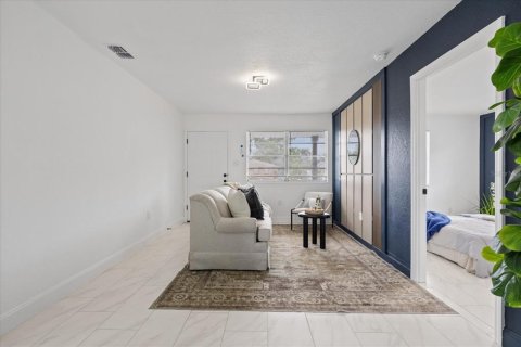 Villa ou maison à vendre à Tampa, Floride: 4 chambres, 96.34 m2 № 2277306 - photo 10