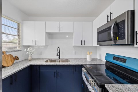 Villa ou maison à vendre à Tampa, Floride: 4 chambres, 96.34 m2 № 2277306 - photo 21