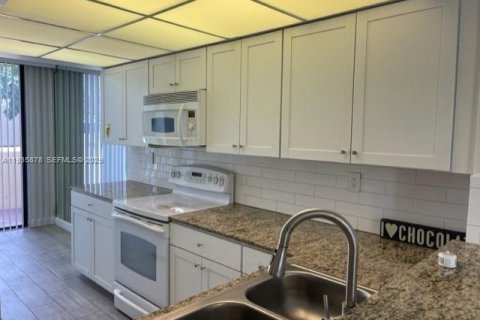 Condominio en alquiler en Davie, Florida, 2 dormitorios, 114.27 m2 № 1993968 - foto 2