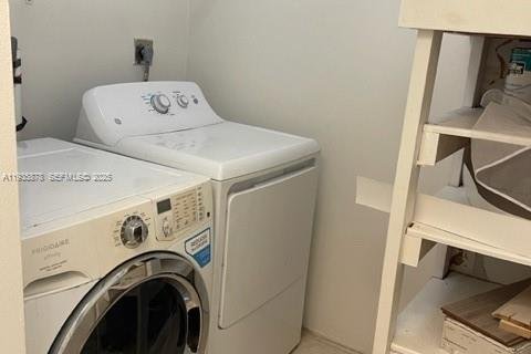 Condominio en alquiler en Davie, Florida, 2 dormitorios, 114.27 m2 № 1993968 - foto 12