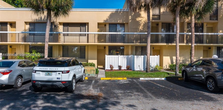 Condominio en Davie, Florida, 2 dormitorios  № 1993968