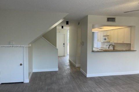 Condominio en alquiler en Davie, Florida, 2 dormitorios, 114.27 m2 № 1993968 - foto 6