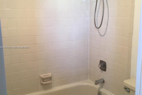 Condominio en alquiler en Davie, Florida, 2 dormitorios, 114.27 m2 № 1993968 - foto 10