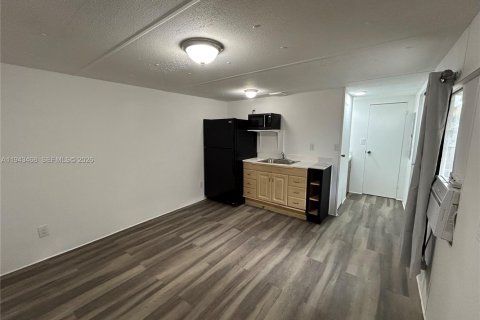 Immobilier commercial à Boca Raton, Floride 27.87 m2 № 2000317