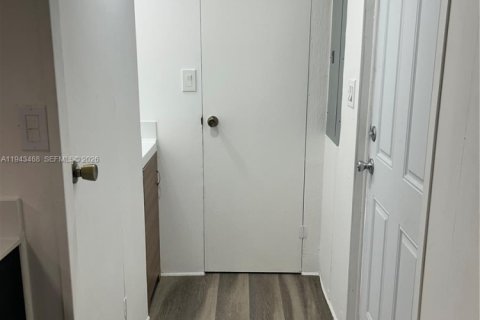 Immobilier commercial à louer à Boca Raton, Floride: 27.87 m2 № 2000317 - photo 5