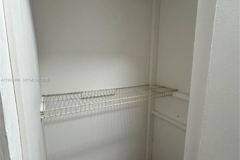 Immobilier commercial à louer à Boca Raton, Floride: 27.87 m2 № 2000317 - photo 8