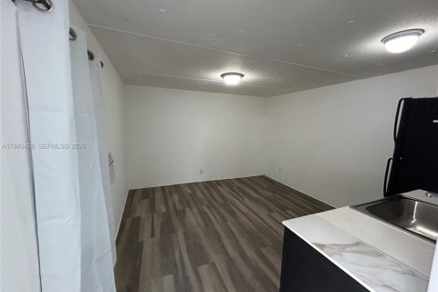 Immobilier commercial à louer à Boca Raton, Floride: 27.87 m2 № 2000317 - photo 4